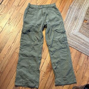 Aeropostale Green Cargo Pants